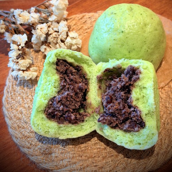 斑斓红糖豆沙包 Pandan Red Bean Paste Bun